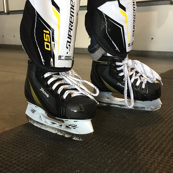 ice skates 